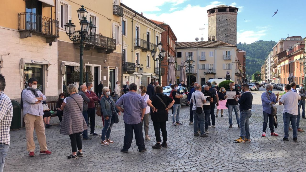 Mercato di Chivasso, ambulanti contro lo spostamento da via Torino I VIDEO