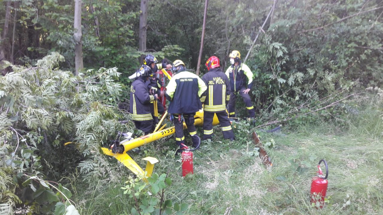 Elicottero precipita: illeso il pilota