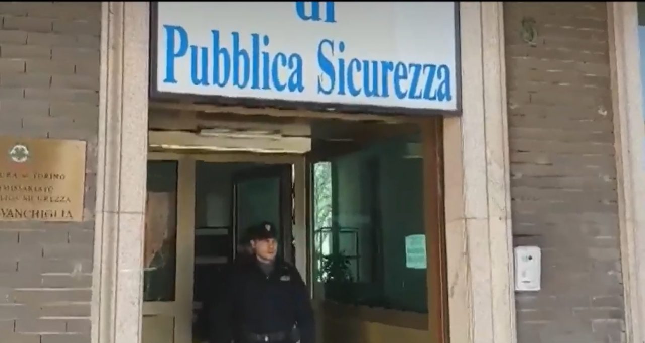Raccoglieva fondi per i bimbi bisognosi ma poi li usava per le scommesse IL VIDEO
