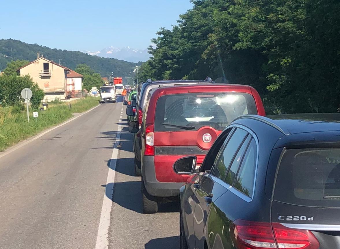 Lavori sulla provinciale a San Sebastiano, una coda infinita