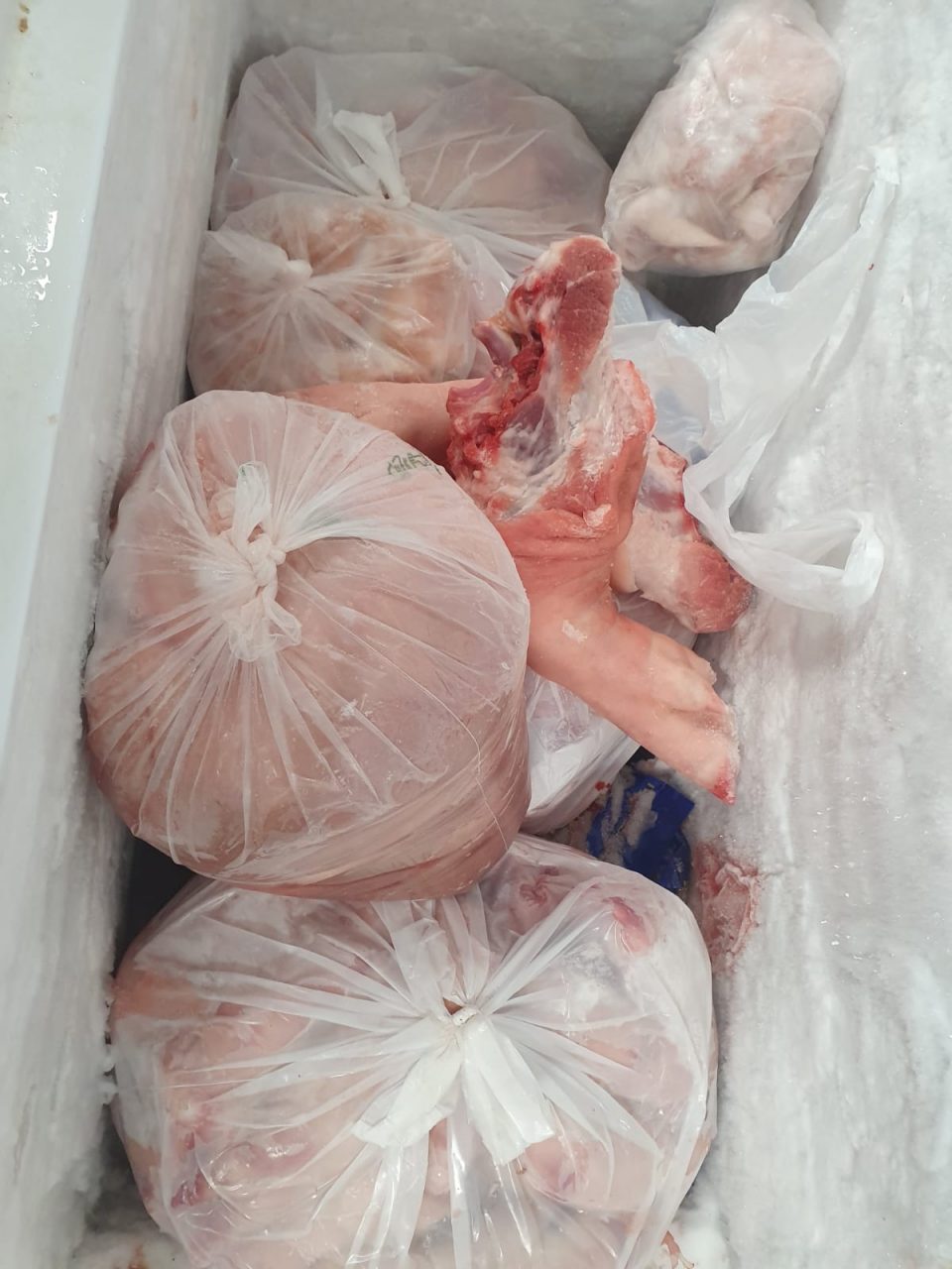 Sequestrati 134 kg di carne e 8 kg di pesce mal conservati