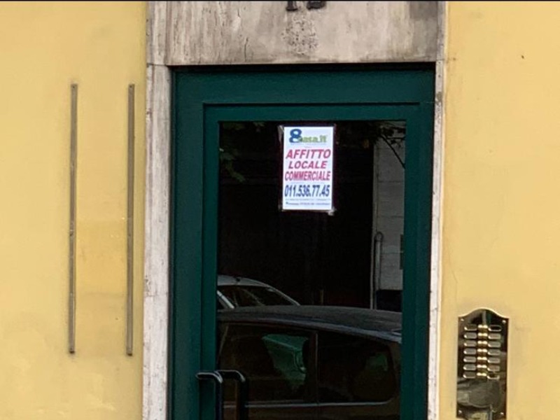 I vandali colpiscono la sede della Lega a Chivasso
