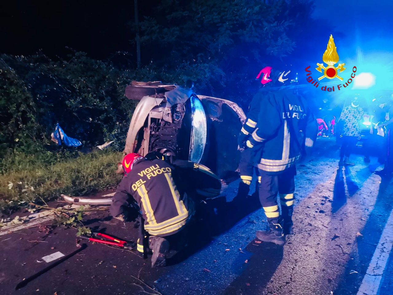 Tremendo incidente sulla provinciale, due persone in ospedale