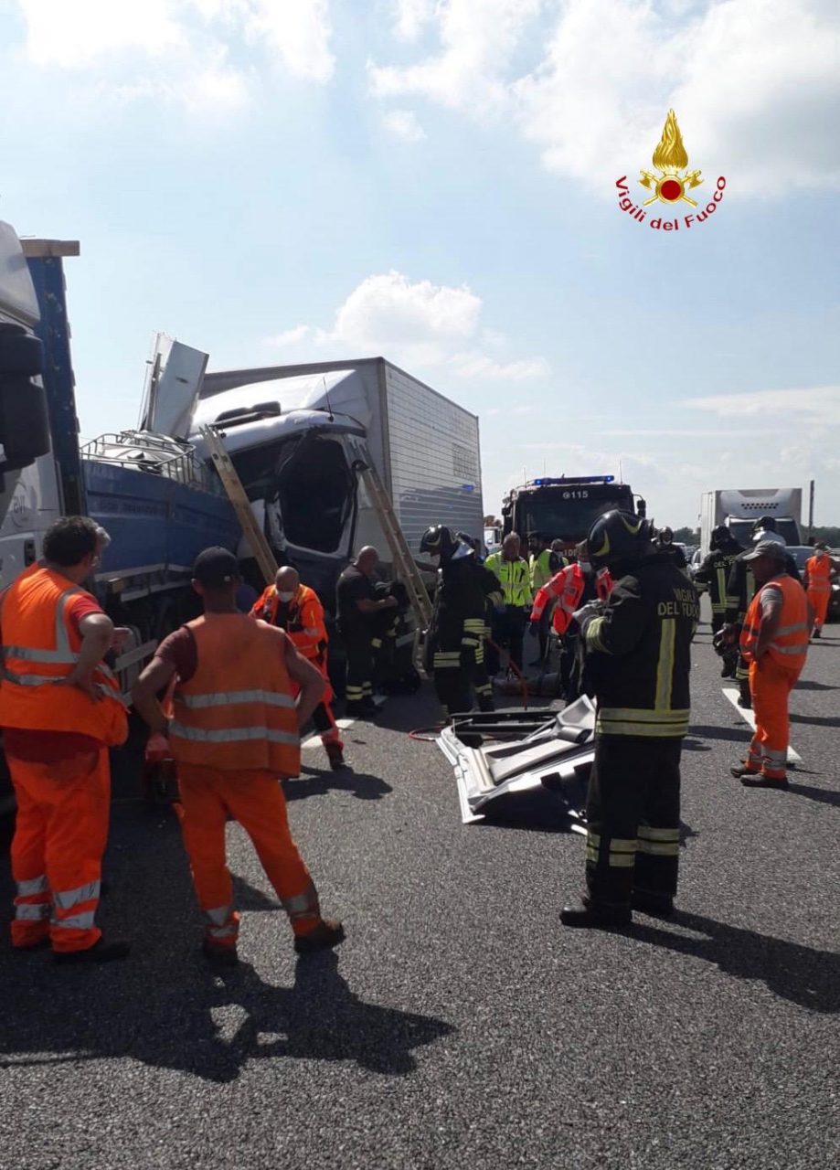 Incidente sull’autostrada A4 Torino-Milano: attenzione automobilisti