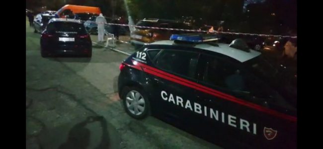 Omicidio-suicidio, spara alla sua ex compagna in strada e poi si uccide