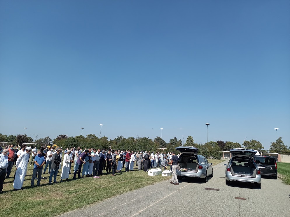 A Torino il funerale delle due sorelline schiacciate da un albero