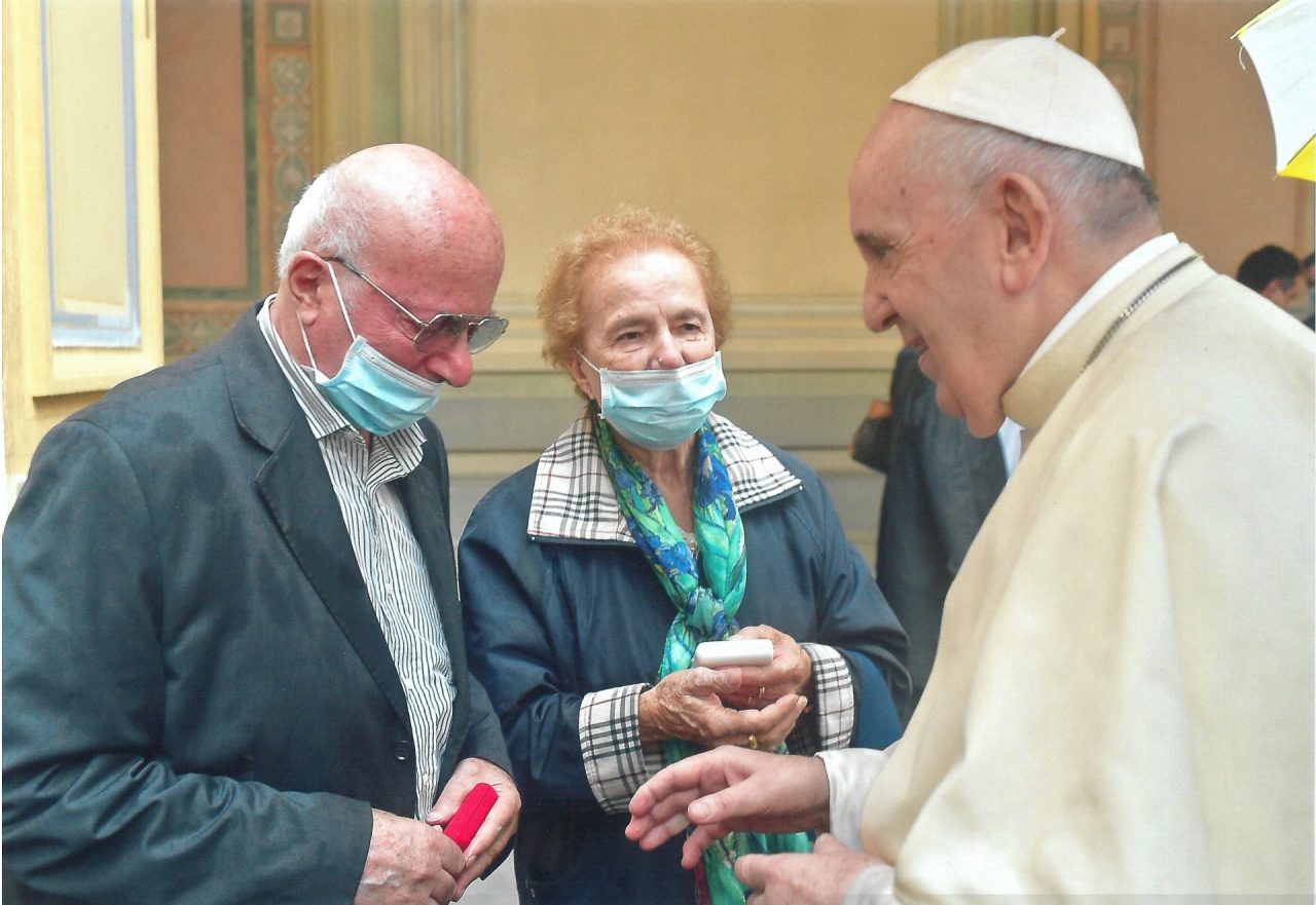 Riccardo e Maria festeggiano i loro 60 anni di matrimonio con il Papa