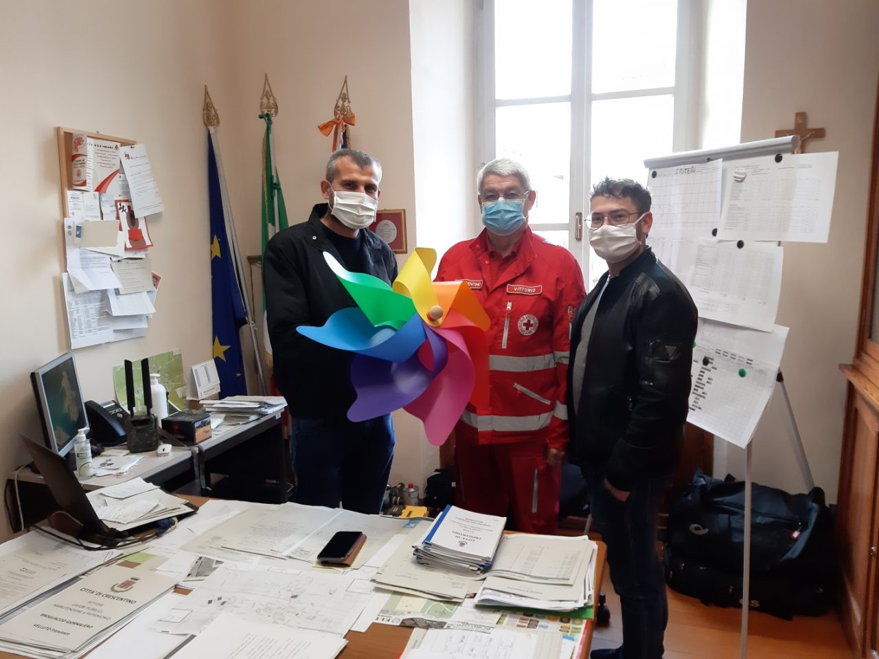 Acquistando una girandola si aiuta la Croce Rossa