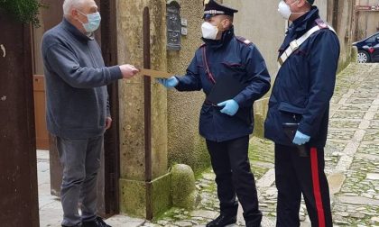 Agli anziani la pensione la consegnano i carabinieri