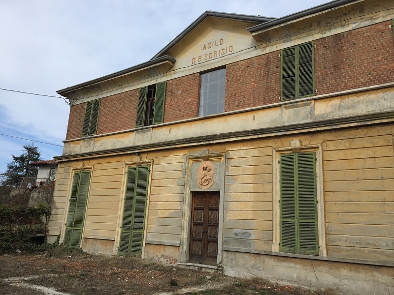 Vogliono trasformare l’ex-asilo in un ostello e centro culturale
