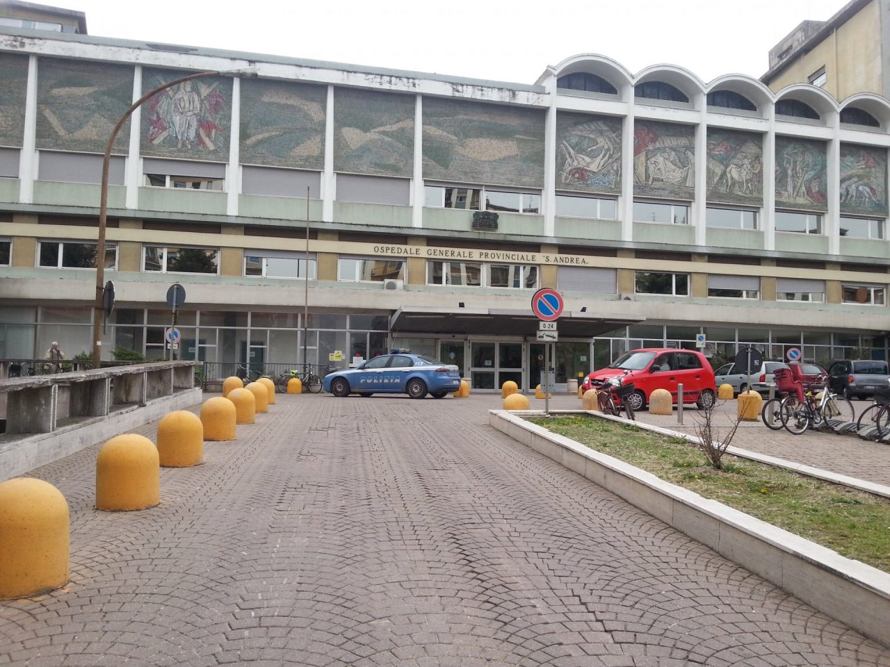 Chiudono gli sportelli bancari in ospedale