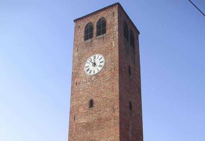 Crescentino Città per la vita, la Torre Civica è il monumento simbolo
