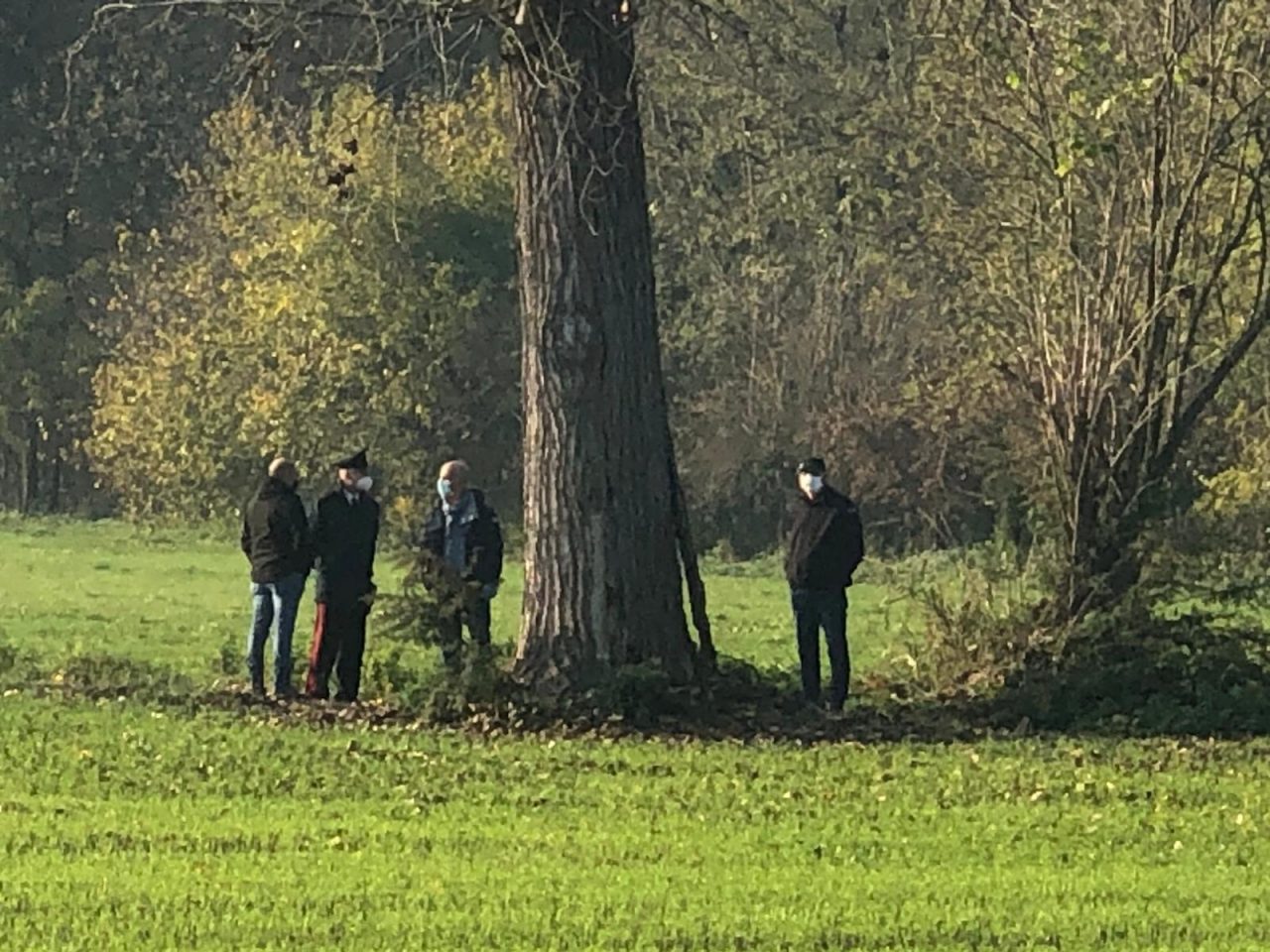 Trovato cadavere in campagna nel pomeriggio di lunedì 3 novembre 2020 a Chivasso. Identificata la vittima, si tratta di un giovane di Crescentino.