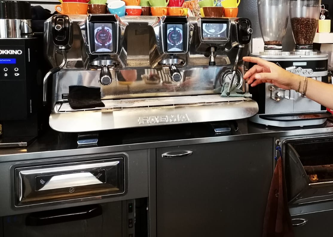 Bar all’interno delle scuole superiori, i gestori non pagano l’affitto