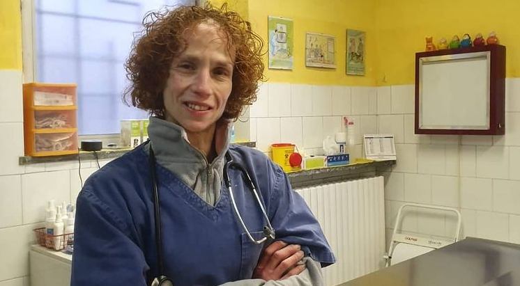 Veterinaria trovata in una pozza di sangue nel suo appartamento