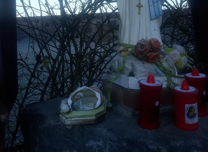 Distrutta la statua di Bernadette, individuati i vandali
