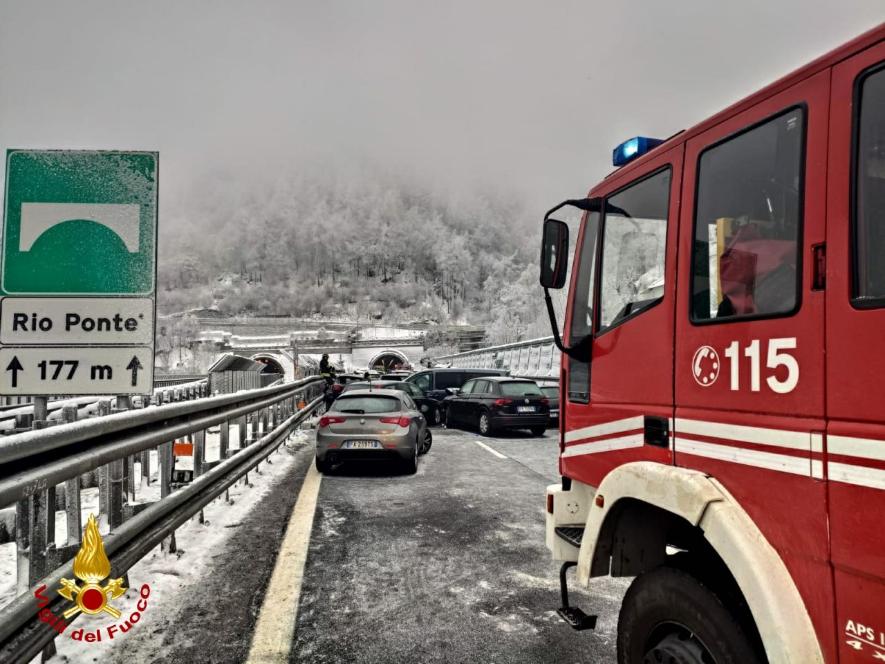 Maxi incidente mortale sull’A32 Torino-Bardonecchia, chiusa l’autostrada I VIDEO