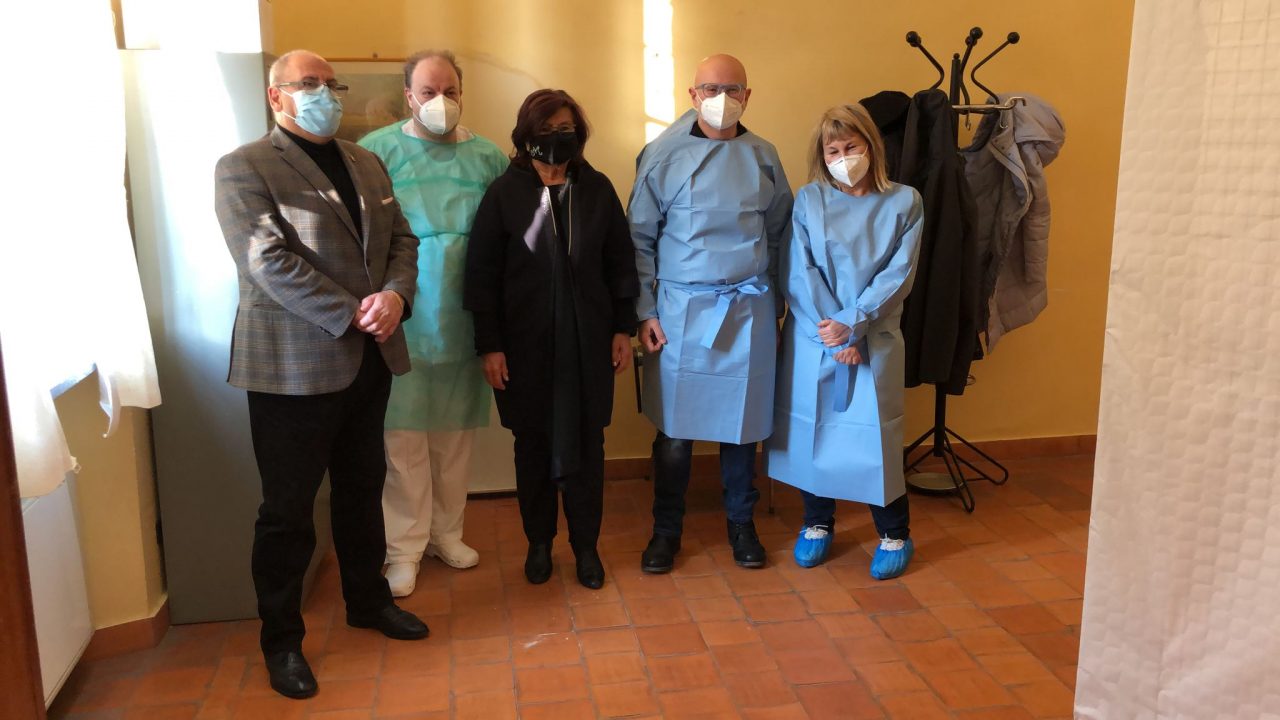Oggi al via i vaccini per gli over 80, s’inizia  a Caluso LE FOTO