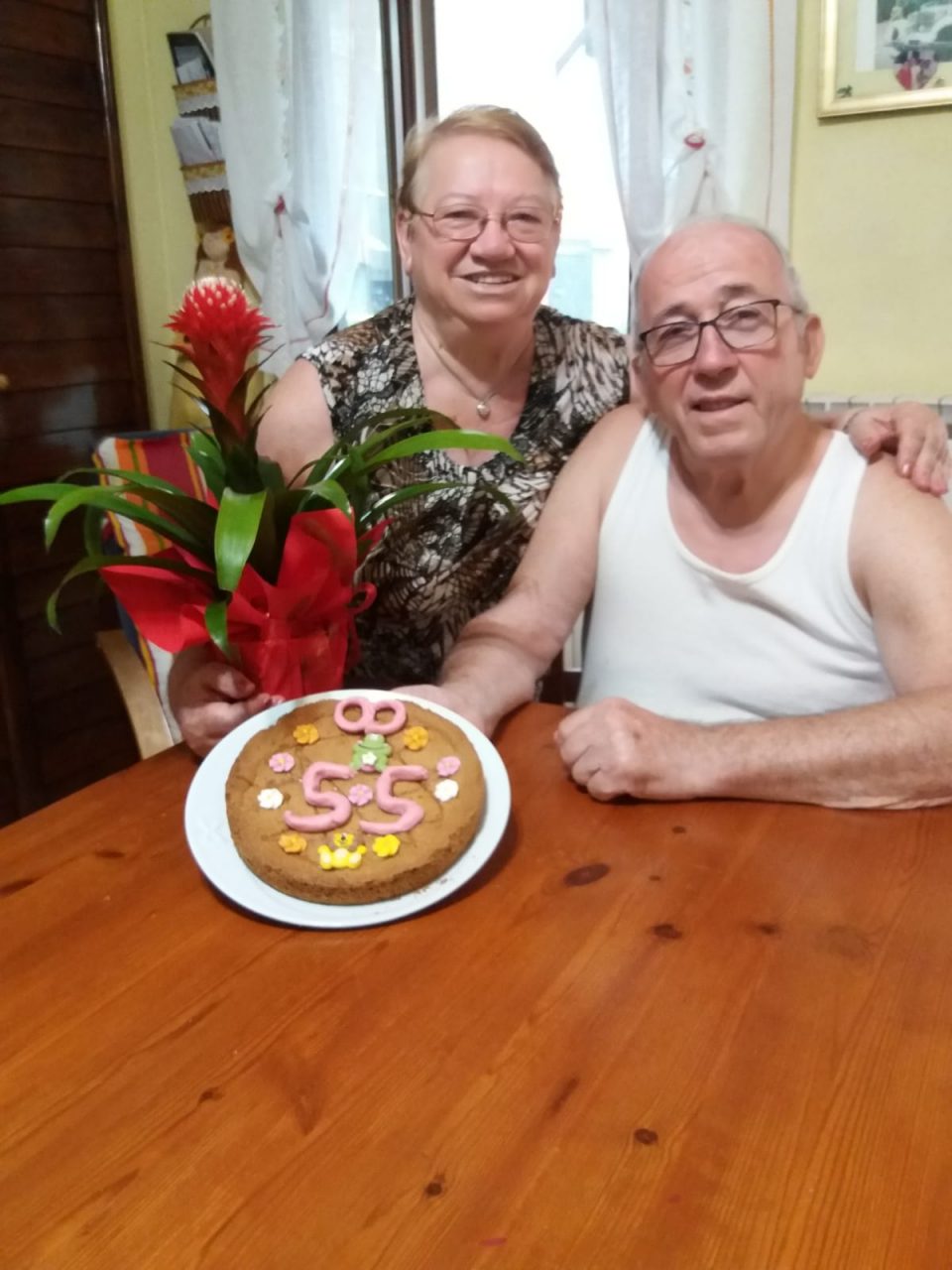 A 56 anni dal matrimonio  si amano ancora come il primo  giorno: la storia  di Luisa Rizzato e Giovanni Petrarchin