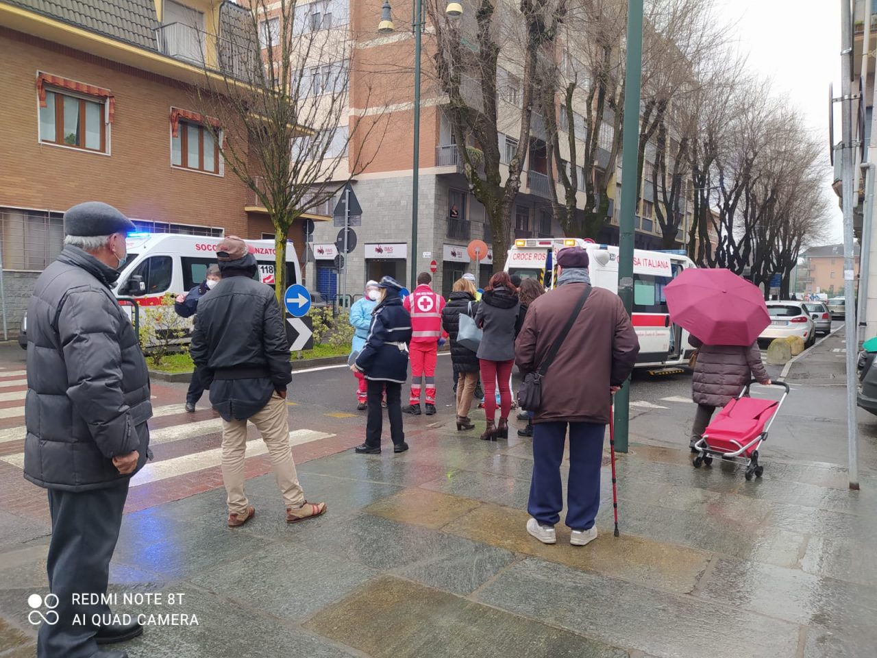 Investita da un’auto mentre attraversa, anziana trasportata in ospedale