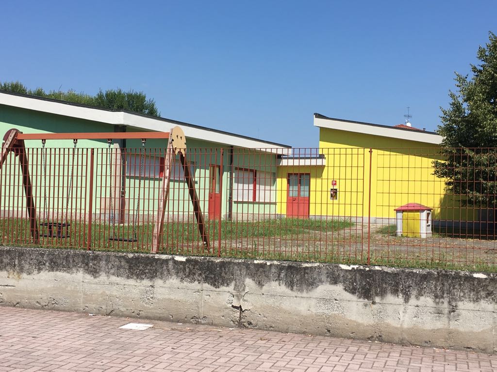 La scuola dell’infanzia apre ai bimbi della comunità