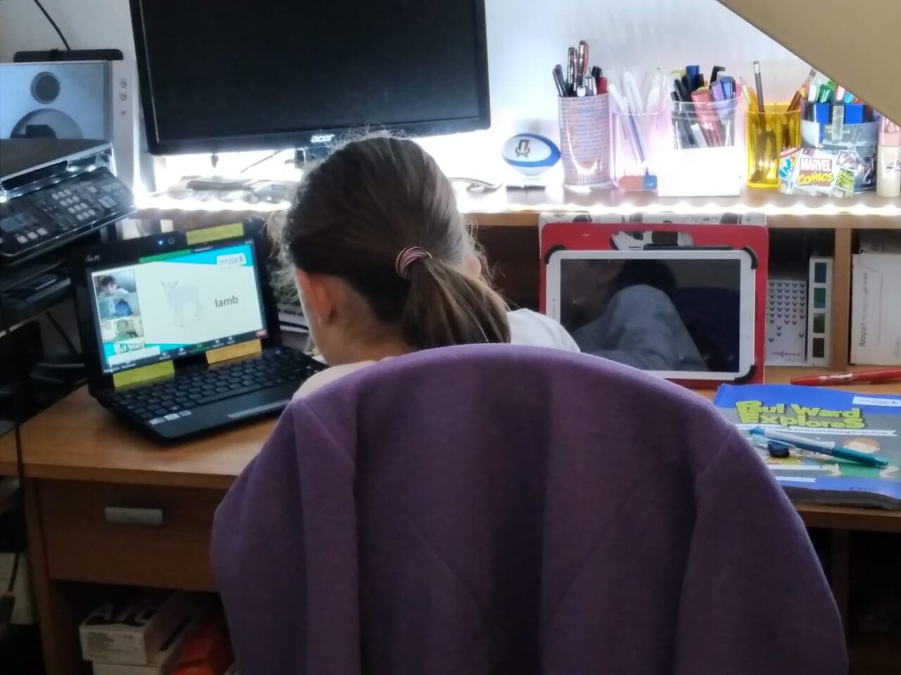Scuola in presenza, studenti e insegnanti protestano in piazza