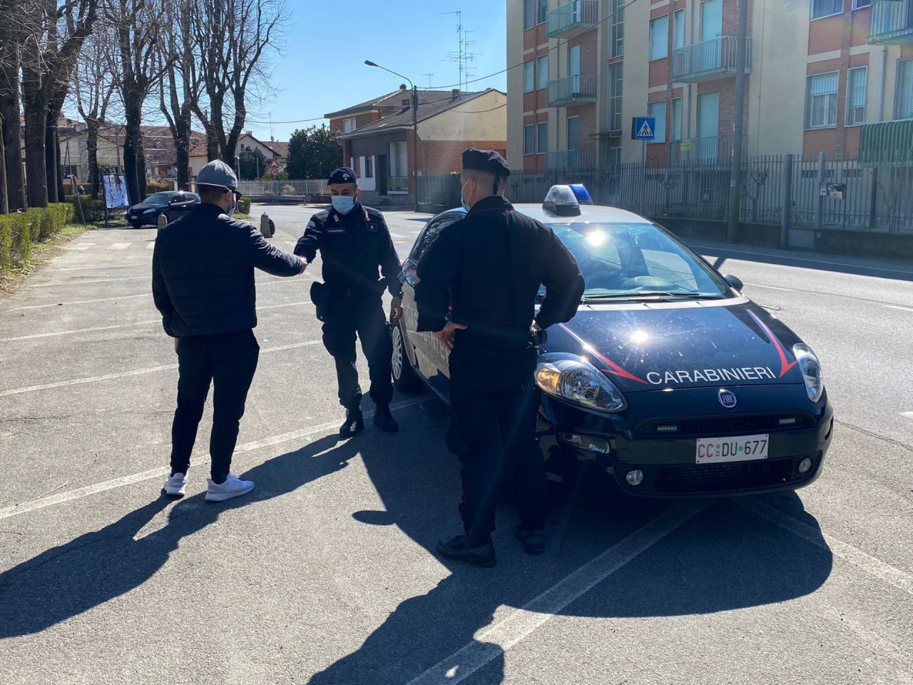 Escono nonostante siano in quarantena, due denunciati a Crescentino