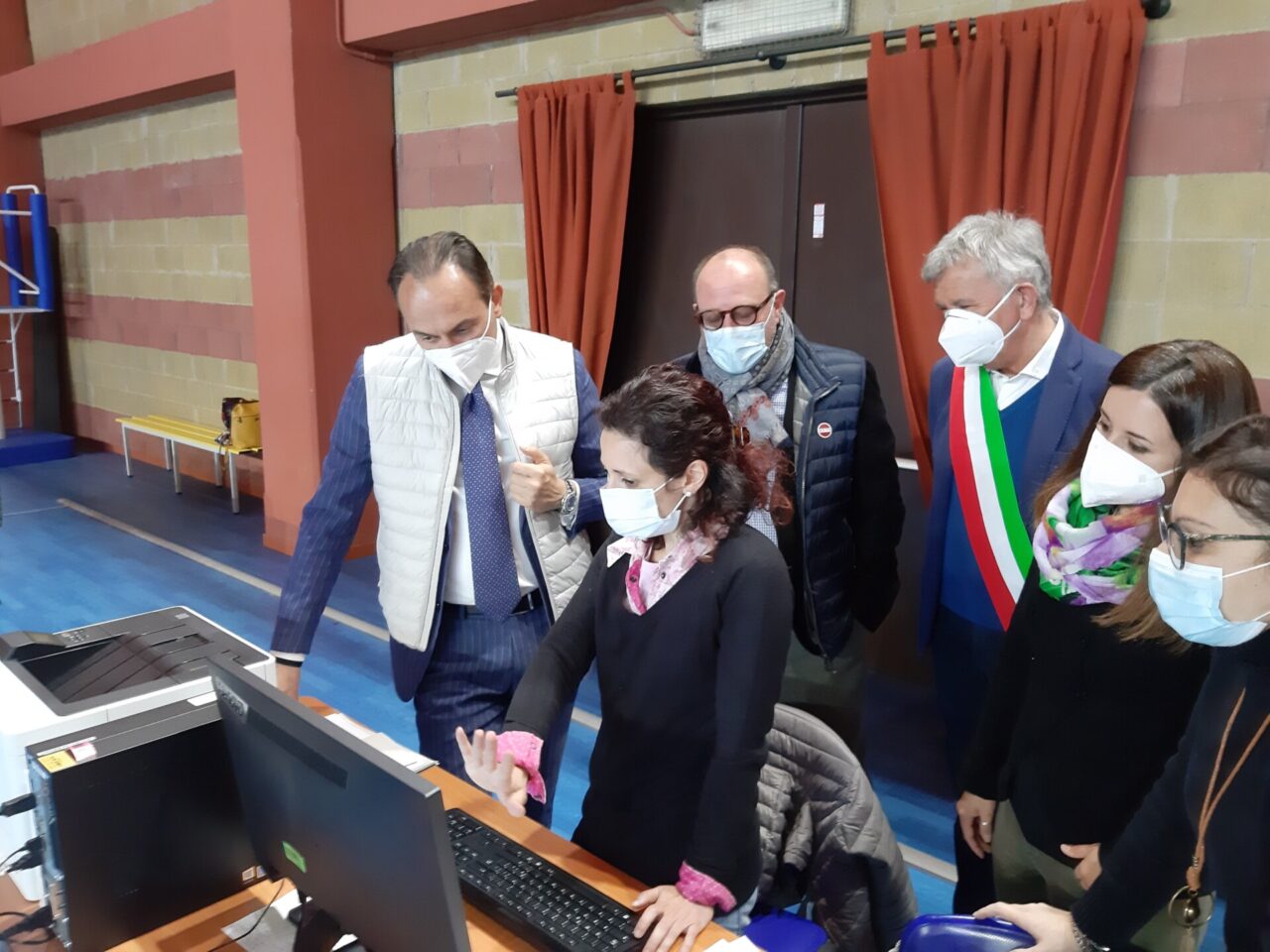 Il presidente Cirio nei centri vaccinali di Chivasso e Crescentino LE FOTO