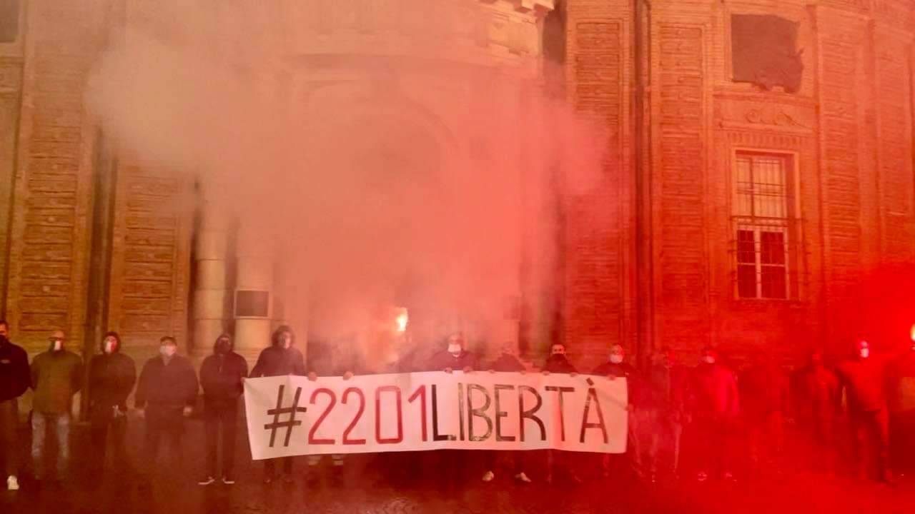 CasaPound protesta contro coprifuoco