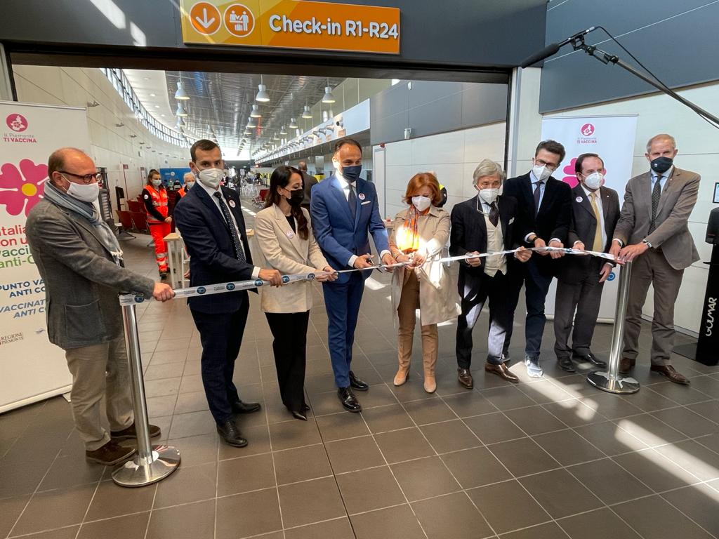 L’aeroporto diventa un hub vaccinale LE FOTO