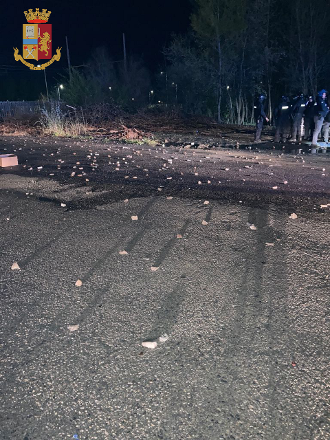 Attacco dei No Tav alla Polizia