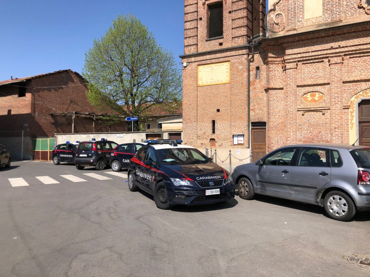 Non si ferma all’alt dei carabinieri, inseguimento da film LE FOTO