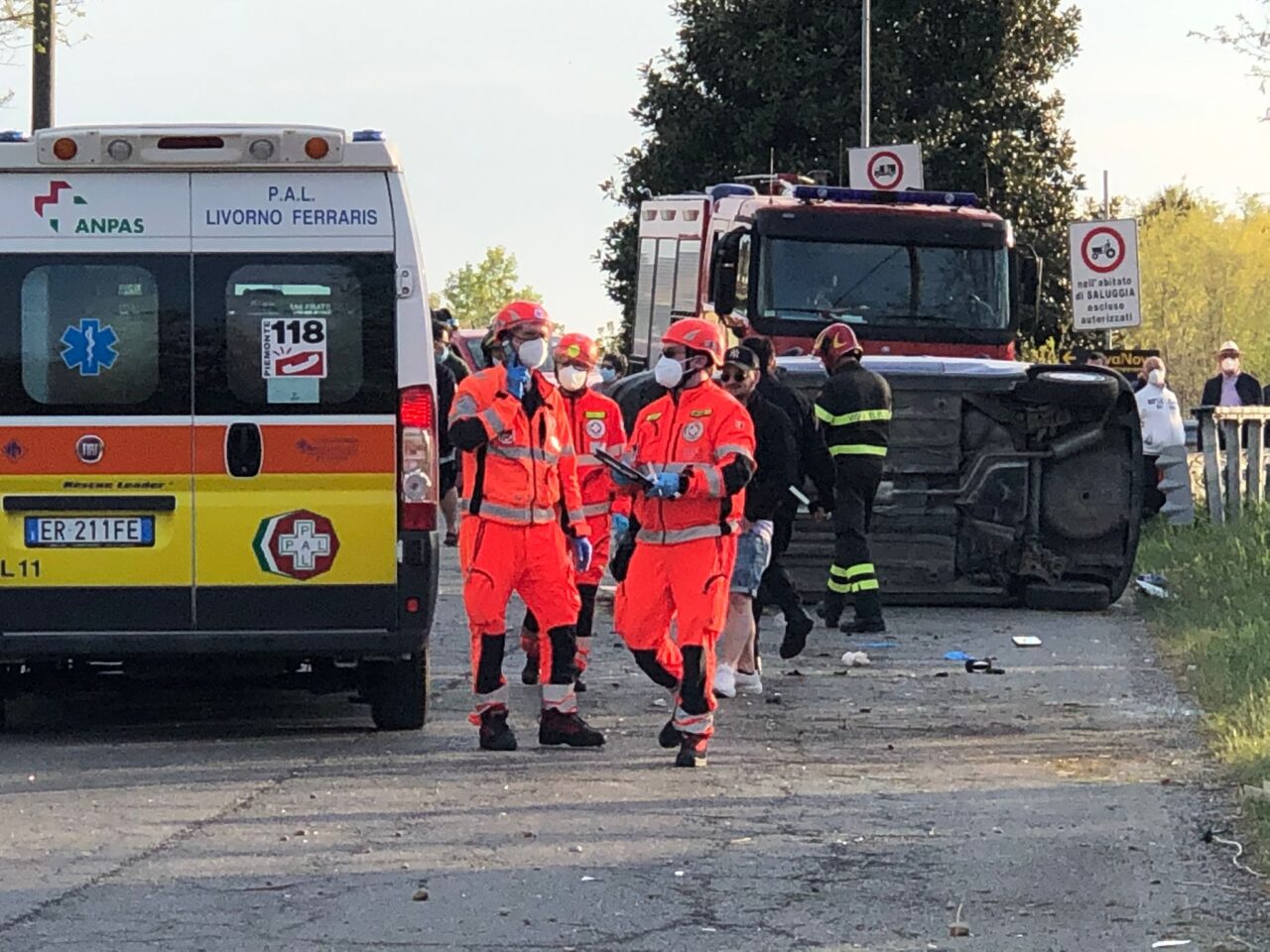 Ragazzo esce fuori strada sulla provinciale, è grave I VIDEO