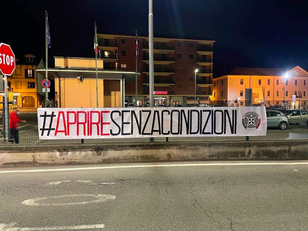 CasaPound protesta a Chivasso per chiusure e coprifuoco