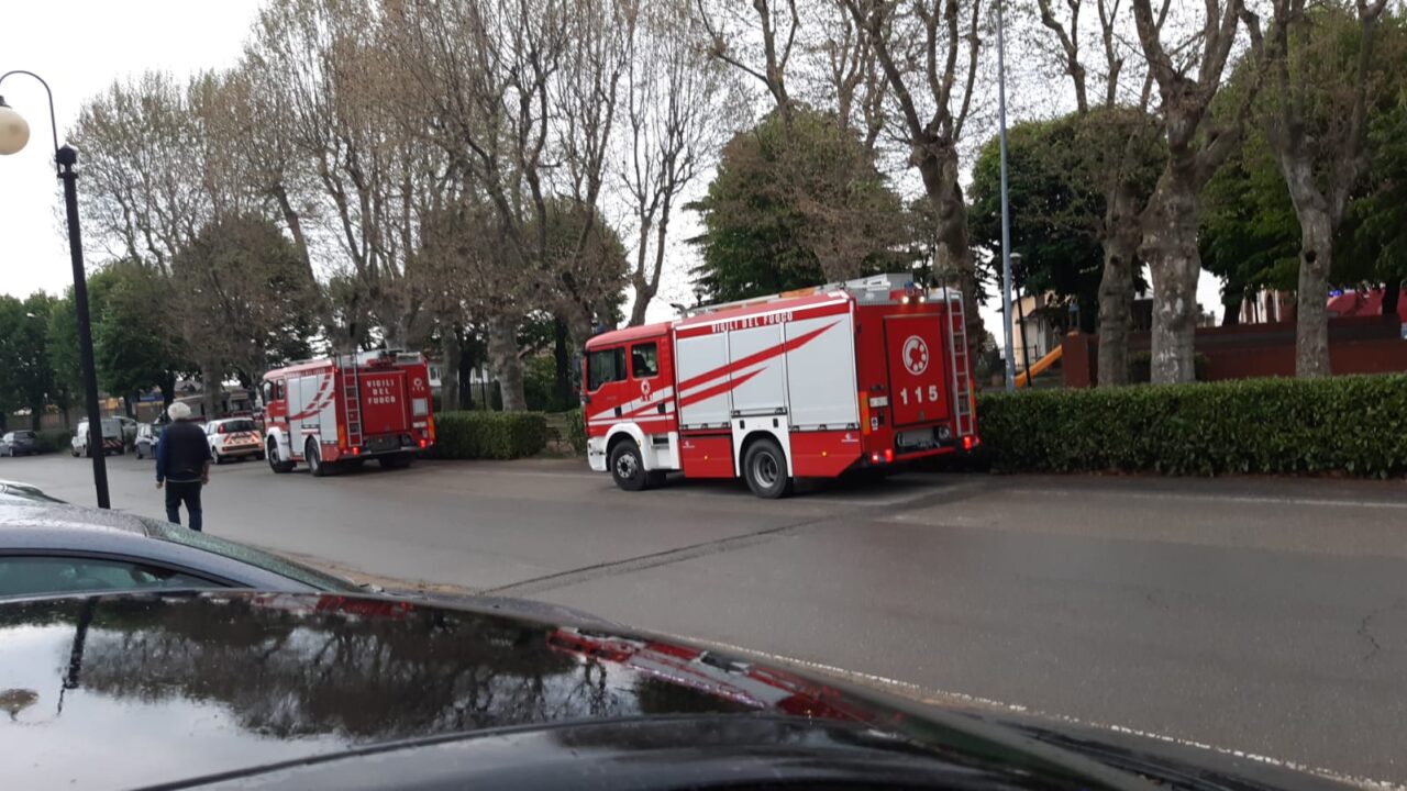 Forte odore di gas in stazione, fermati i treni