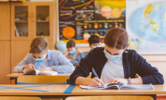 Covid, le regole per il rientro in classe: dal distanziamento all’uso delle mascherine