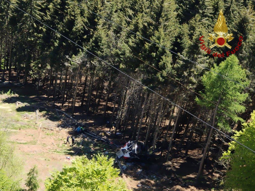 Precipita una funivia, 14 morti