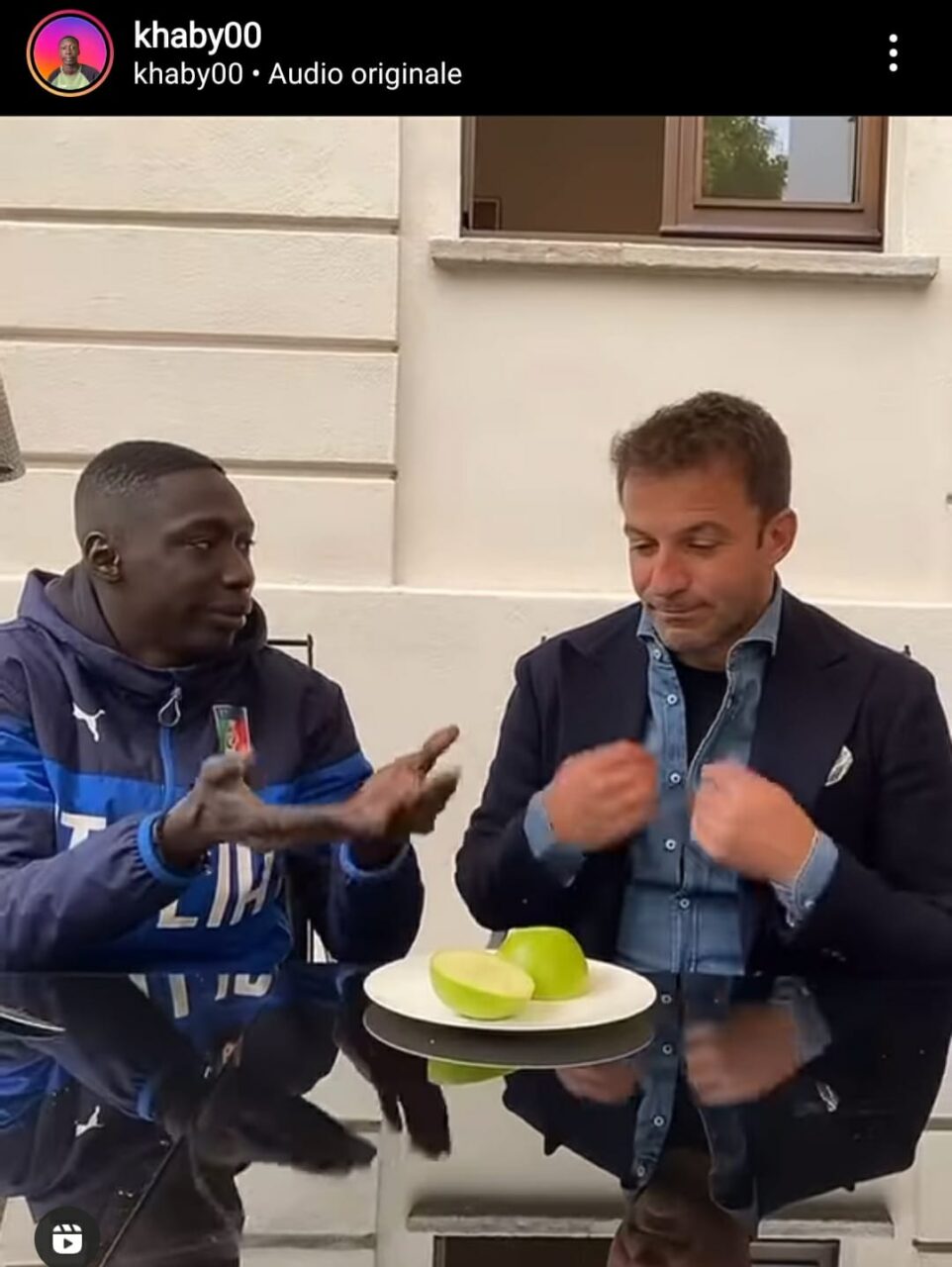 Il chivassese Khaby Lame in un Tik Tok con Alex Del Piero
