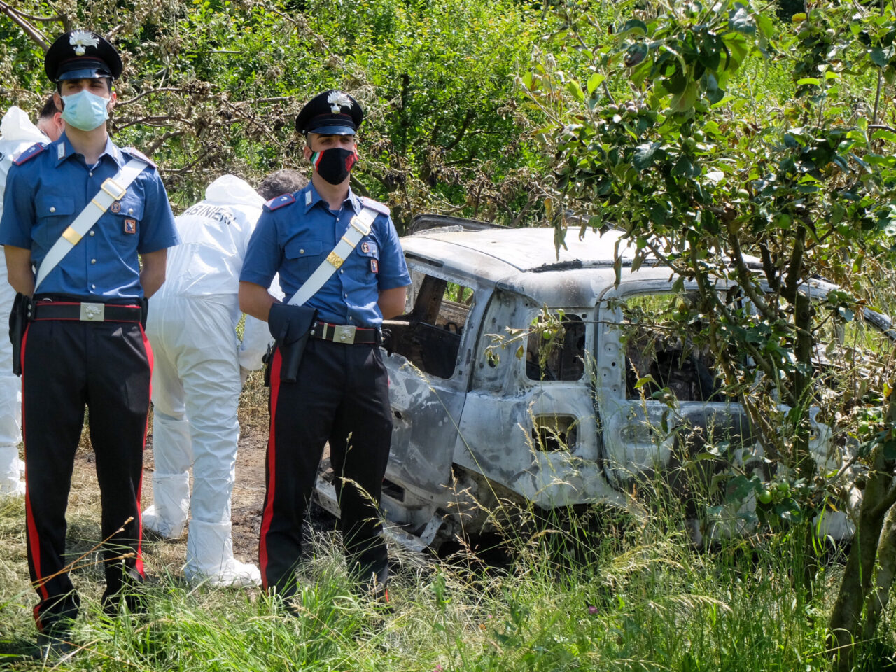 E’ giallo sul ritrovamento del cadavere in campagna