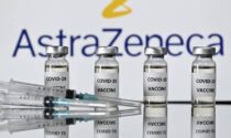 Vaccino Astrazeneca, sospesa la somministrazione agli Under 60