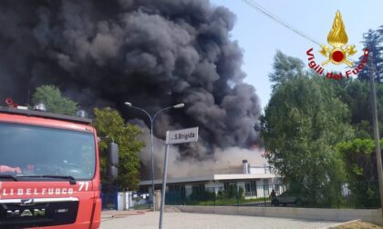 Incendio in fabbrica di vernici spray