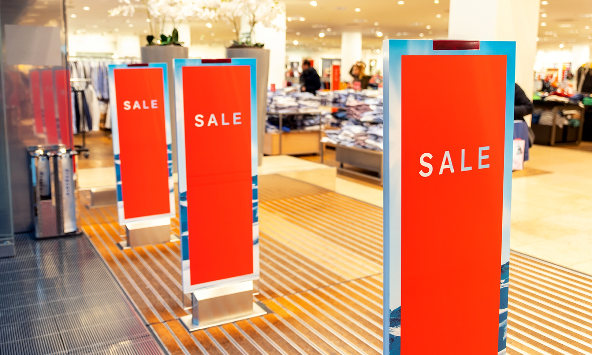 Saldi invernali: l’effetto Covid non fa registrare il boom di presenze nei negozi