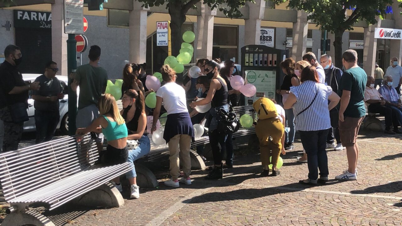 Contromanifestazione in piazza a Chivasso: “Christian, uno di noi”