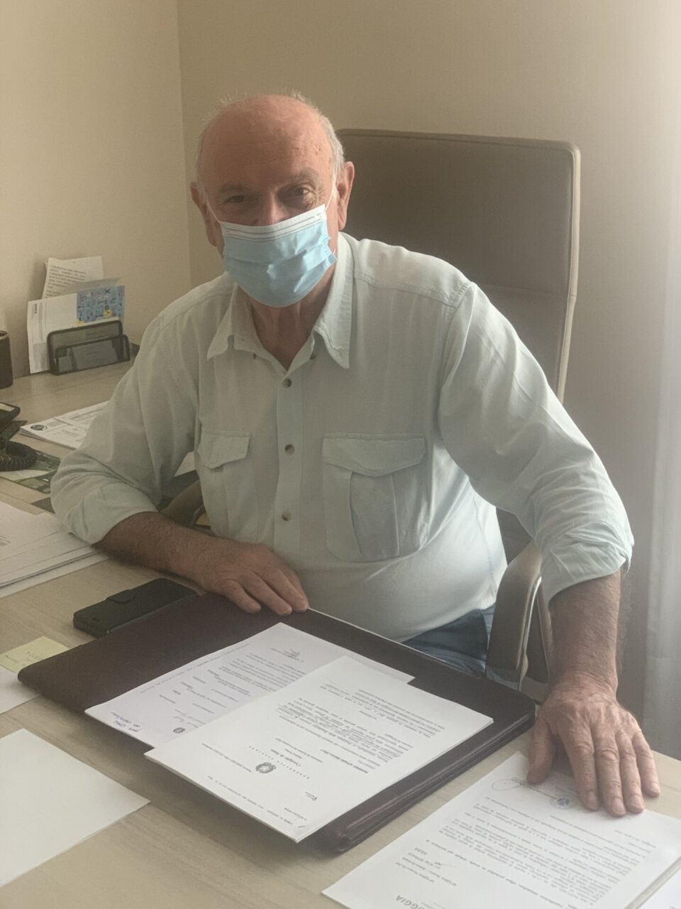 Il sindaco torna al posto di comando, il suo primo appello: «Vaccinatevi»
