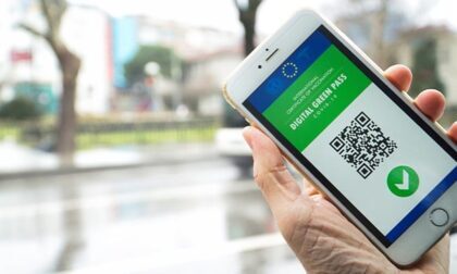 Si ammala dopo la prima dose di vaccino... ma ora è senza Green Pass