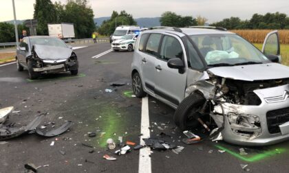 Maxi incidente all'incrocio sulla provinciale LE FOTO