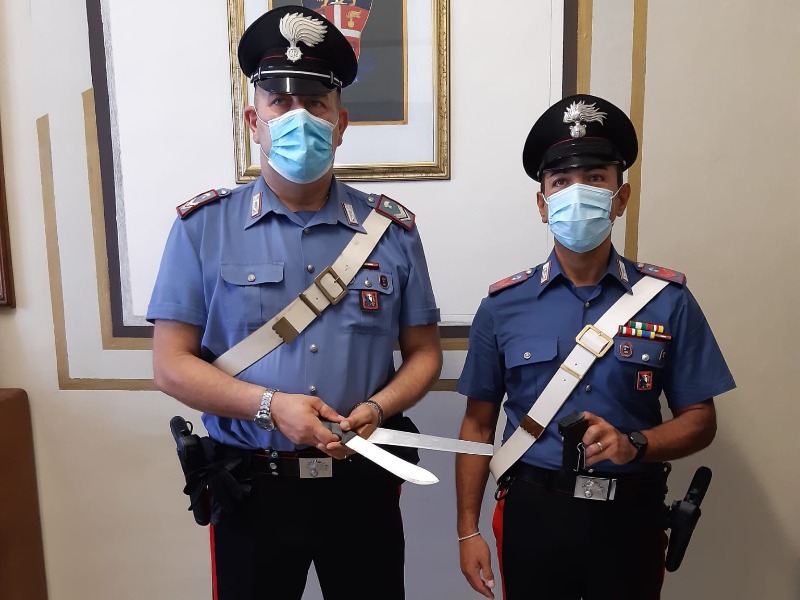 Ubriaco minaccia e insulta la moglie e i carabinieri, arrestato crescentinese