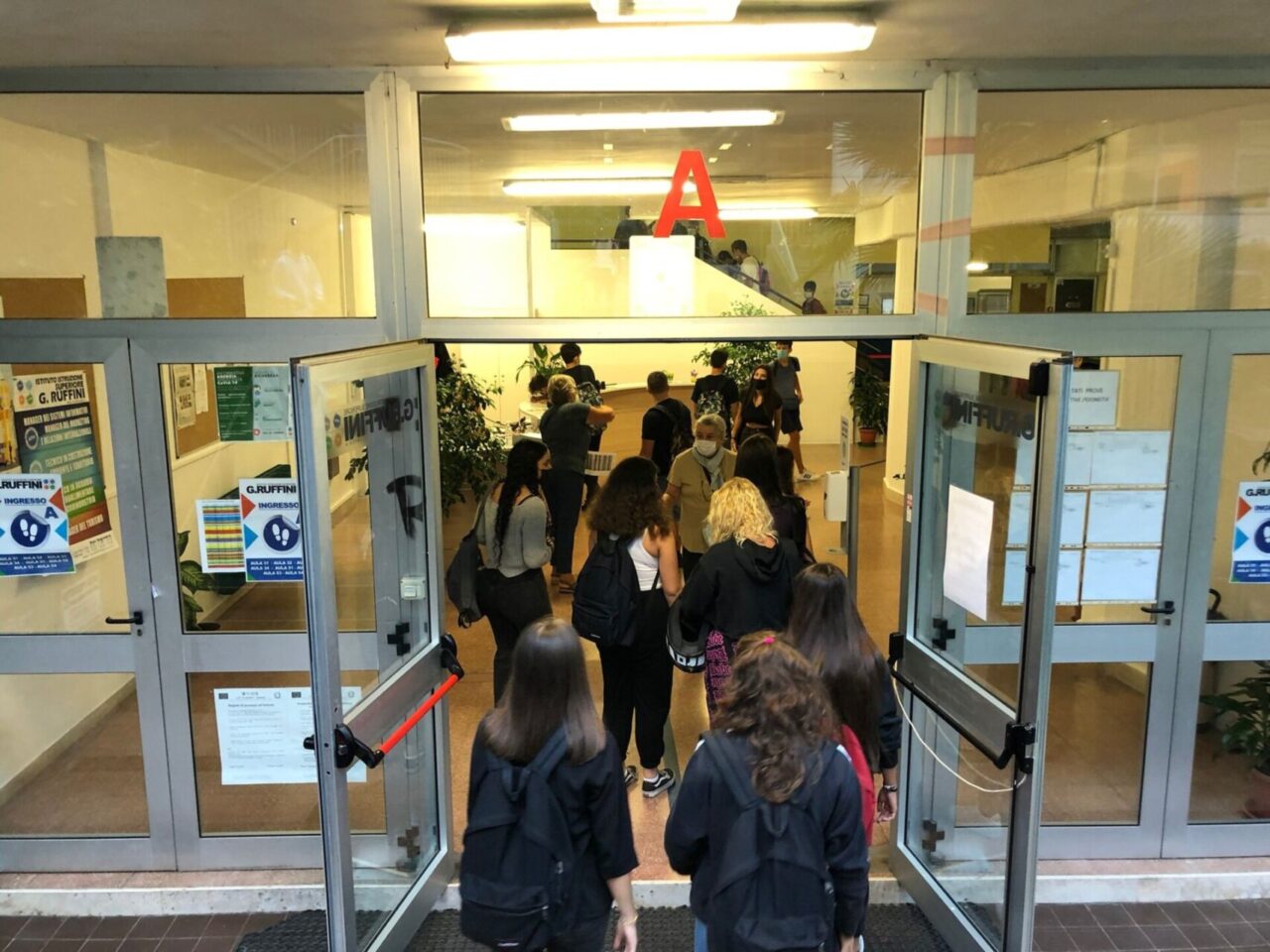 Nuove regole per le quarantene a scuola: cosa cambia in Piemonte dal 17 novembre
