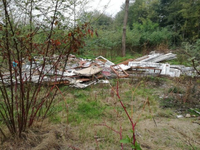 Contadino abbatte il cancello dell’area sfalci