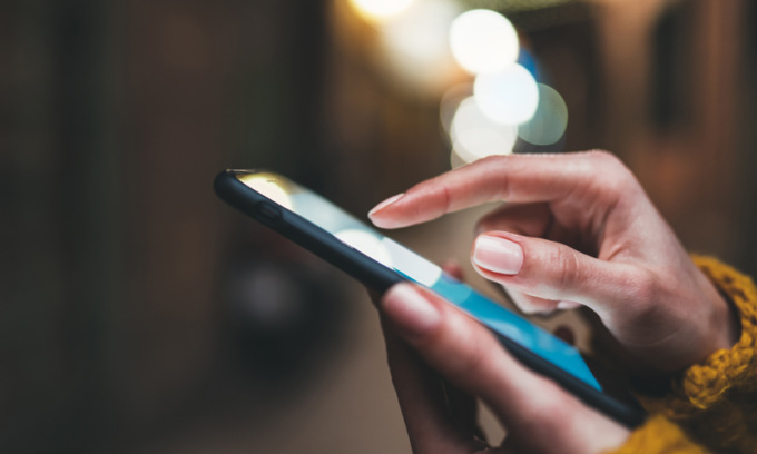 Si alzano da tavola scappano senza pagare il conto: scoperti da un post sui social